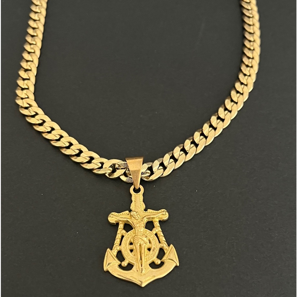 Men’s Gold Chain and Pendant. It’s 18k Gold on both Chain and Pendant.